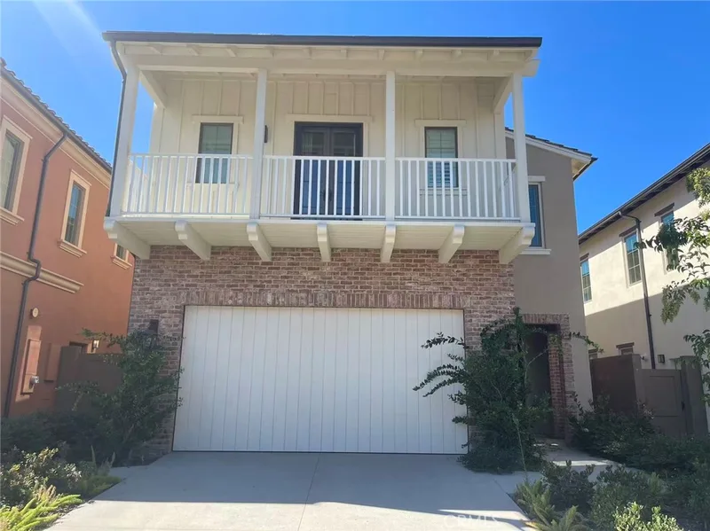 111 Appian, Irvine
