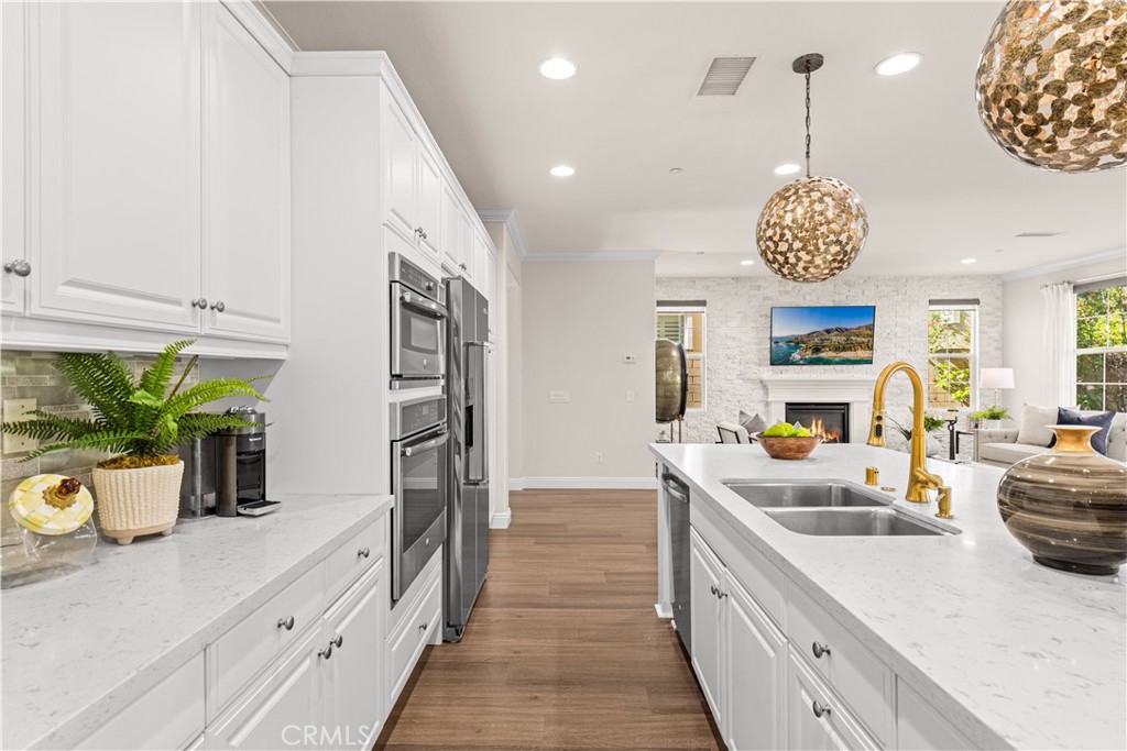 111 Bumblebee, Irvine CA 92618 - photo 19