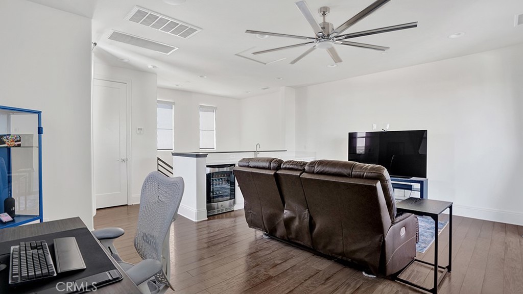 111 Frame, Irvine CA 92618 - photo 21