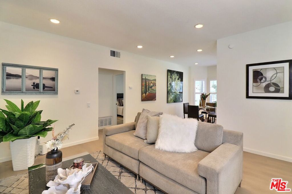 111 Remington 332, Irvine CA 92620 - photo 9