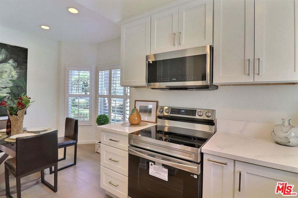 111 Remington 332, Irvine CA 92620 - photo 16
