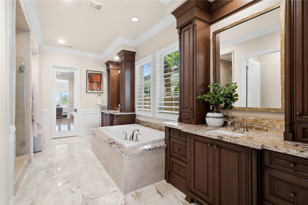 111 Shady Arbor, Irvine CA 92618 - photo 32