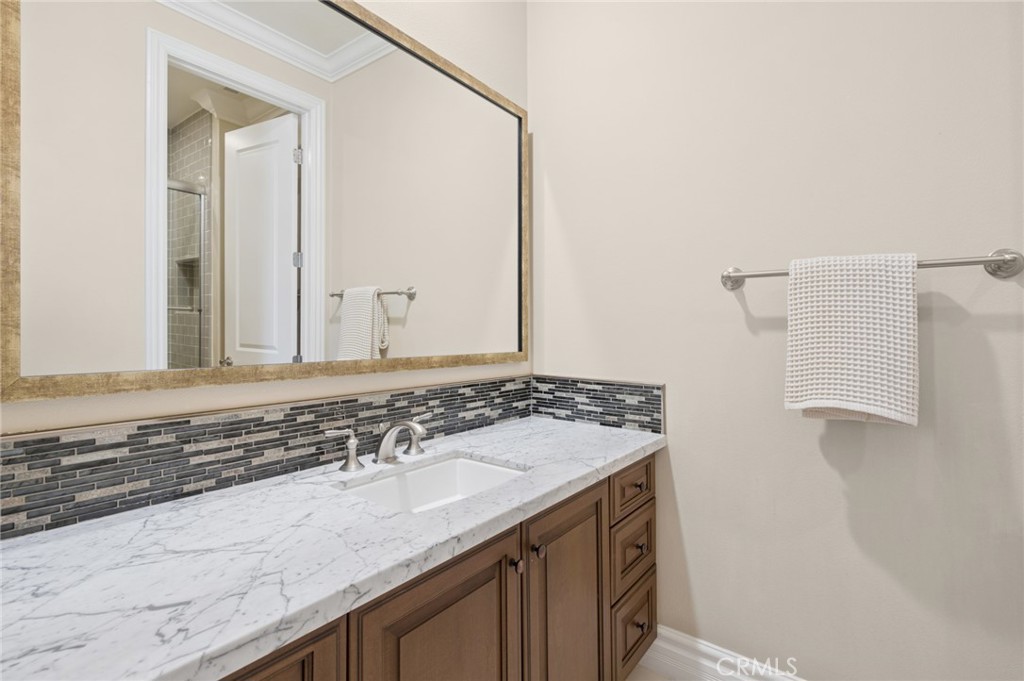 E-Suite Bath - 111 Shady Arbor, Irvine CA 92618 - photo 43