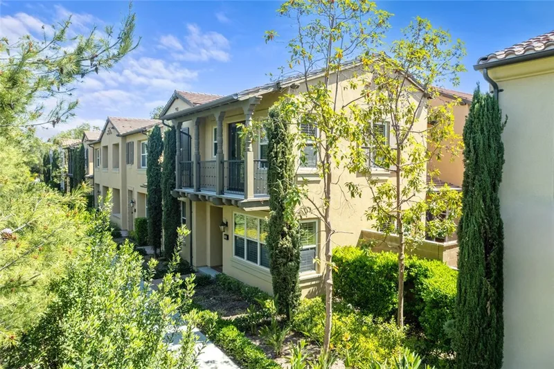 111 Thornhurst, Irvine, CA 92620