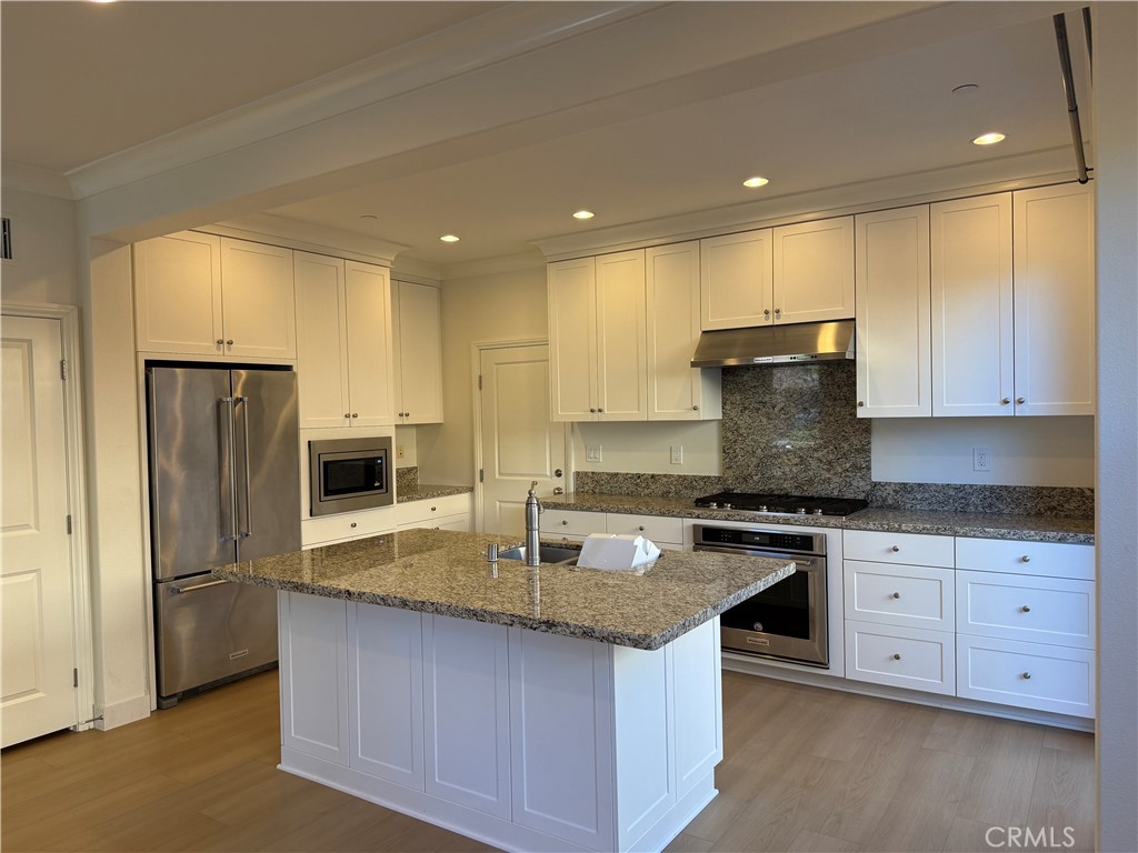 112 Crescent Moon, Irvine CA 92602 - photo 7