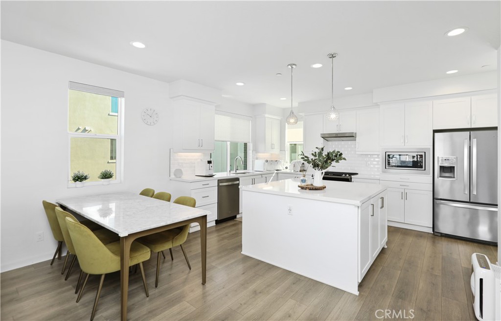 112 Novel, Irvine CA 92618 - photo 6