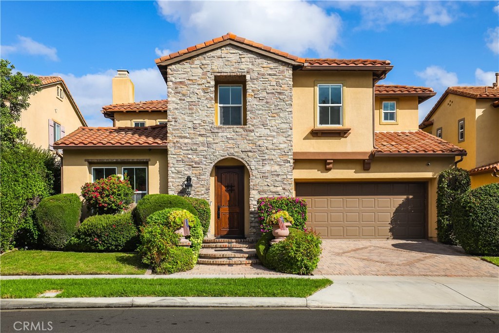 Meticulous landscaping - 113 Bottlebrush, Irvine CA 92603 - photo 1