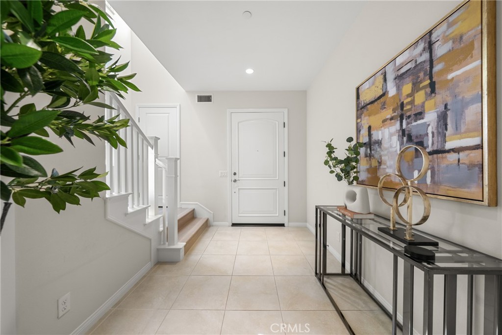 113 Hanging, Irvine CA 92620 - photo 3