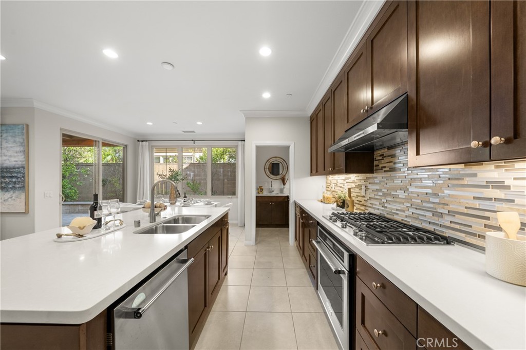 113 Hanging, Irvine CA 92620 - photo 11