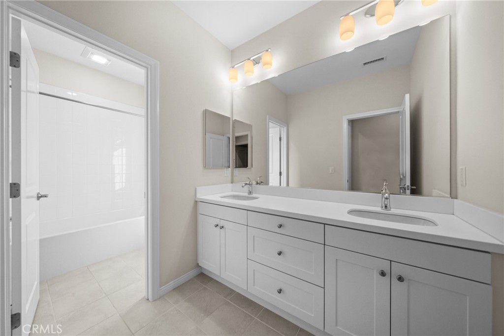 113 Hanging, Irvine CA 92620 - photo 23