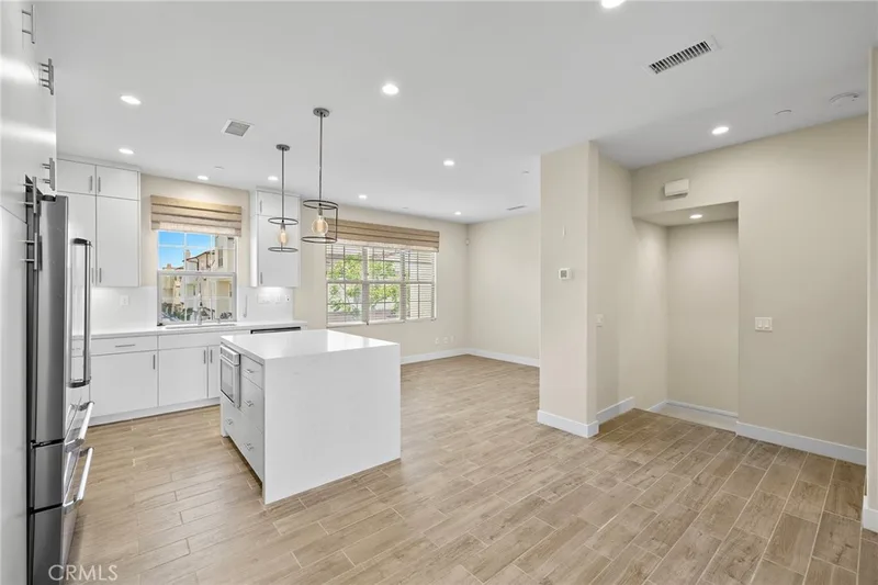 114 Outwest, Irvine