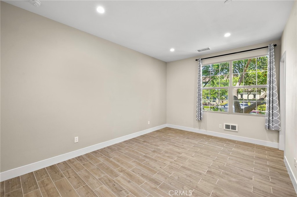 114 Outwest, Irvine CA 92618 - photo 4