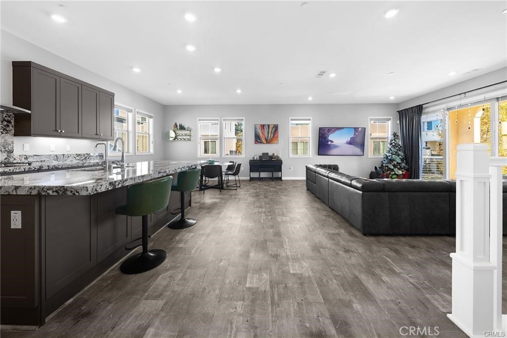 115 Frame, Irvine CA 92618 - photo 7