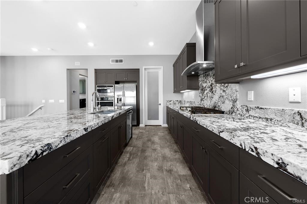115 Frame, Irvine CA 92618 - photo 12