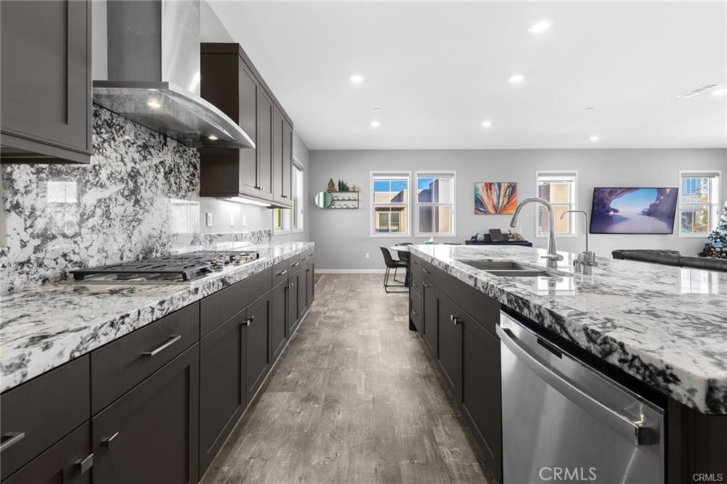 115 Frame, Irvine CA 92618 - photo 13