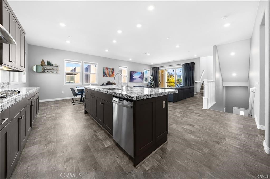 115 Frame, Irvine CA 92618 - photo 14