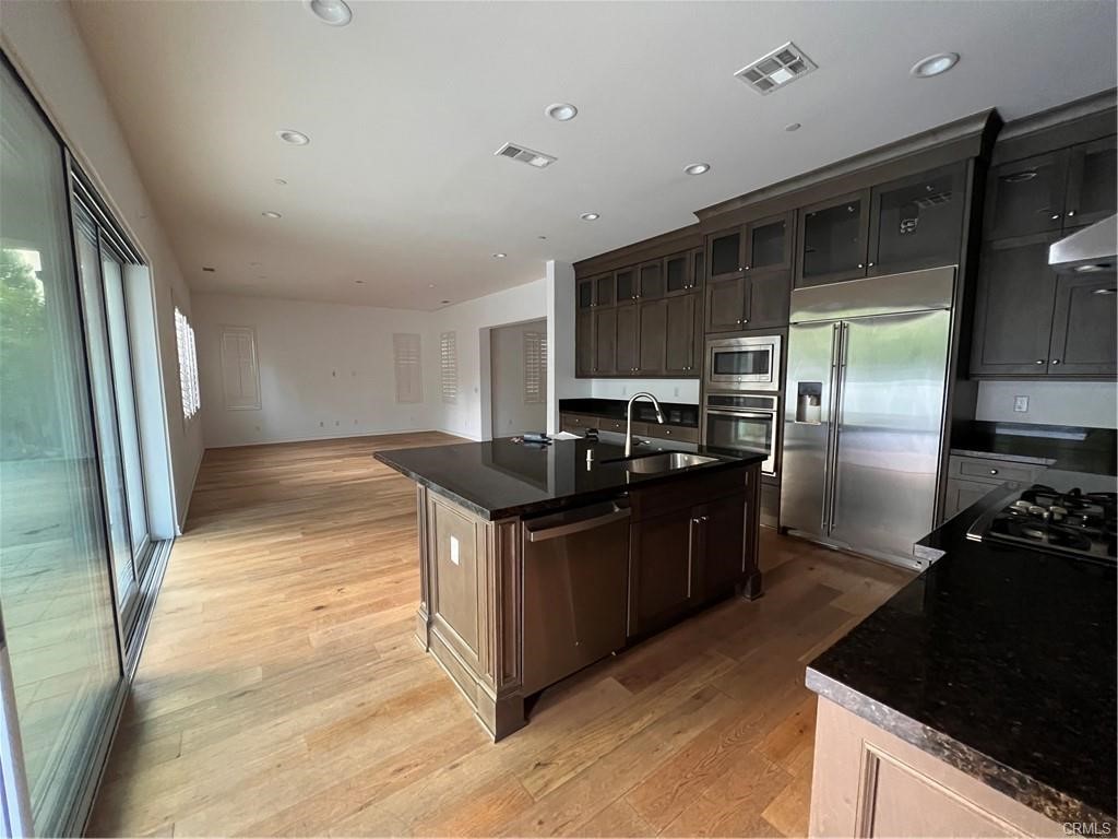 115 Thatch, Irvine CA 92618 - photo 3