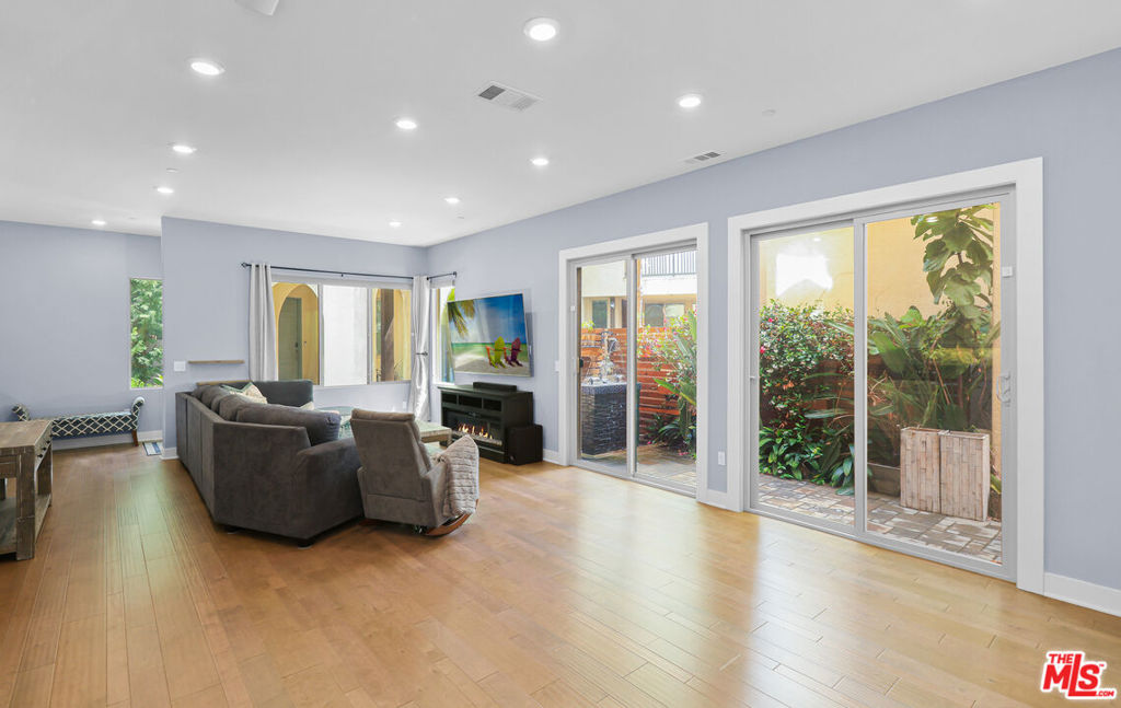 116 Catalyst, Irvine CA 92618 - photo 6