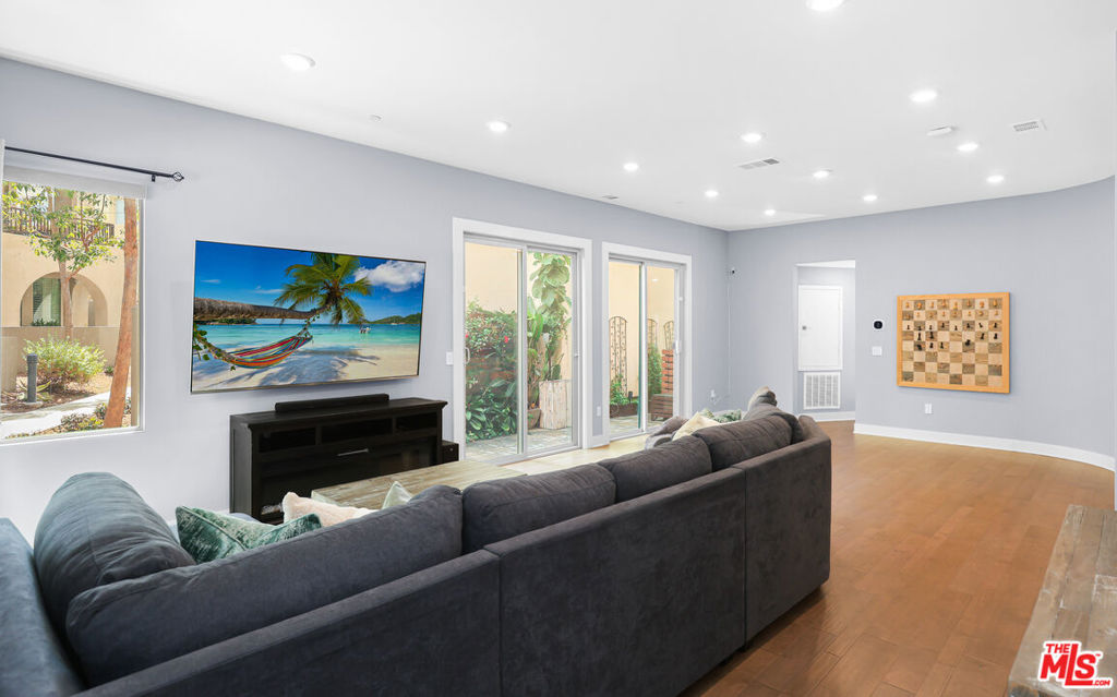 116 Catalyst, Irvine CA 92618 - photo 10