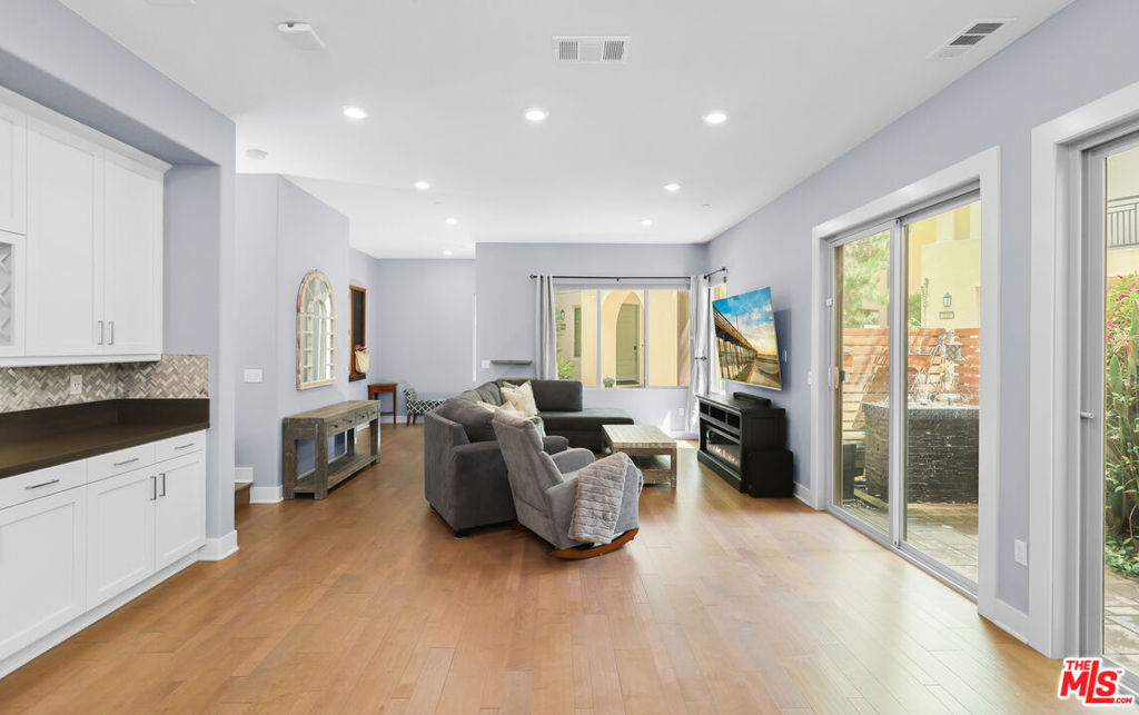 116 Catalyst, Irvine CA 92618 - photo 11
