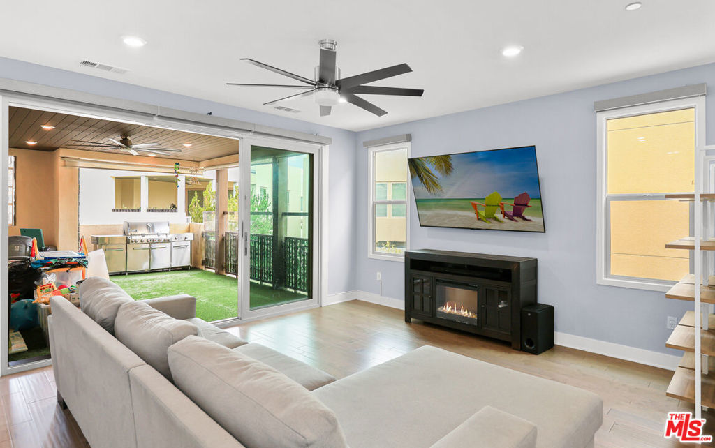 116 Catalyst, Irvine CA 92618 - photo 18