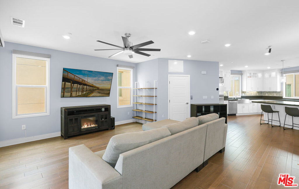 116 Catalyst, Irvine CA 92618 - photo 19