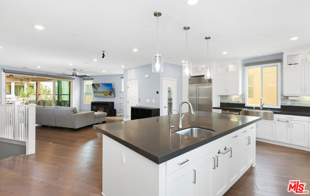 116 Catalyst, Irvine CA 92618 - photo 28