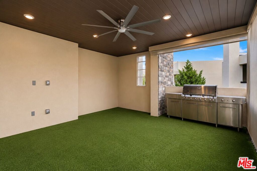 116 Catalyst, Irvine CA 92618 - photo 39