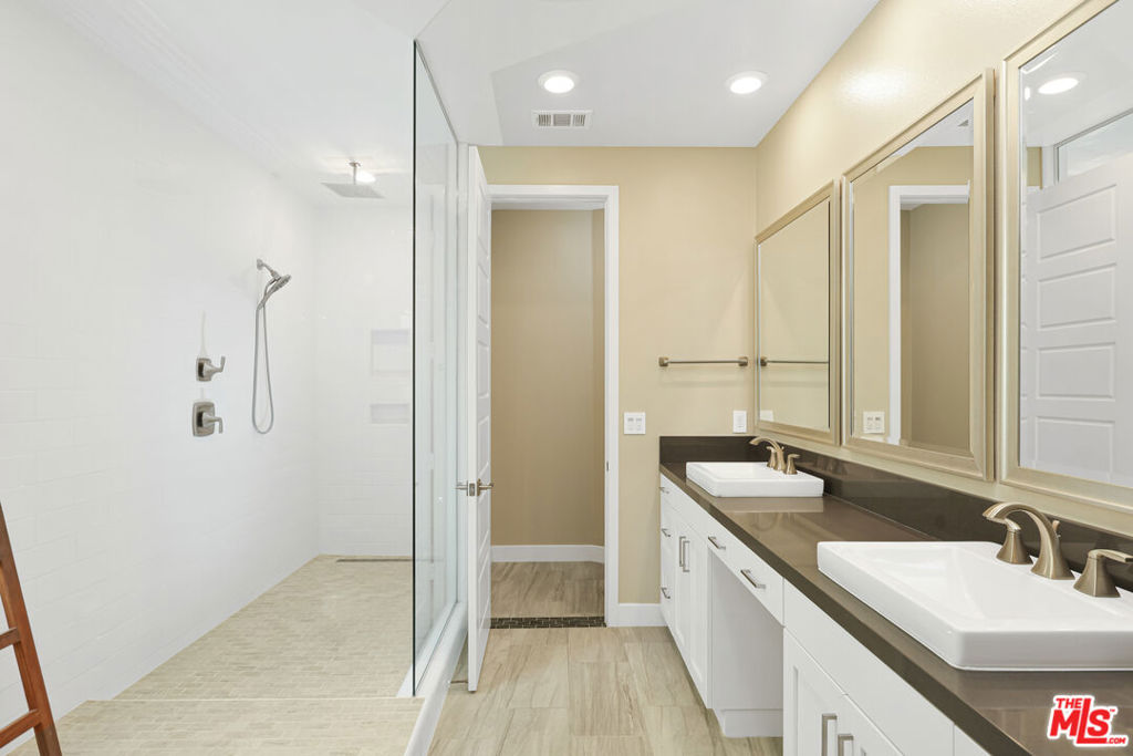 116 Catalyst, Irvine CA 92618 - photo 44