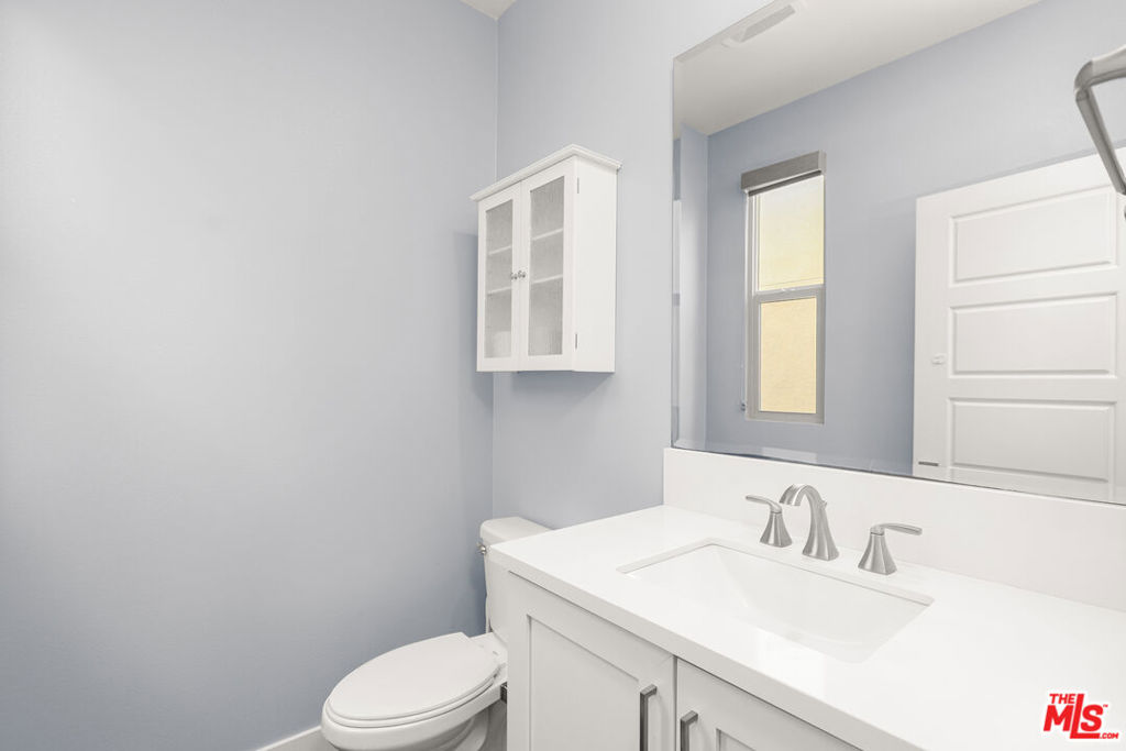 116 Catalyst, Irvine CA 92618 - photo 56