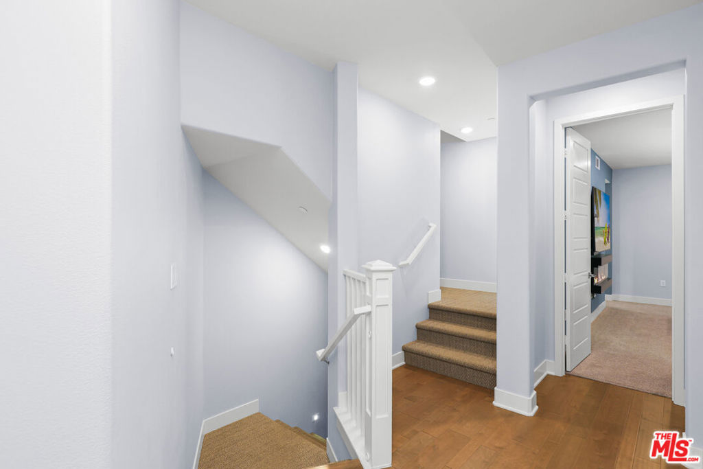 116 Catalyst, Irvine CA 92618 - photo 58