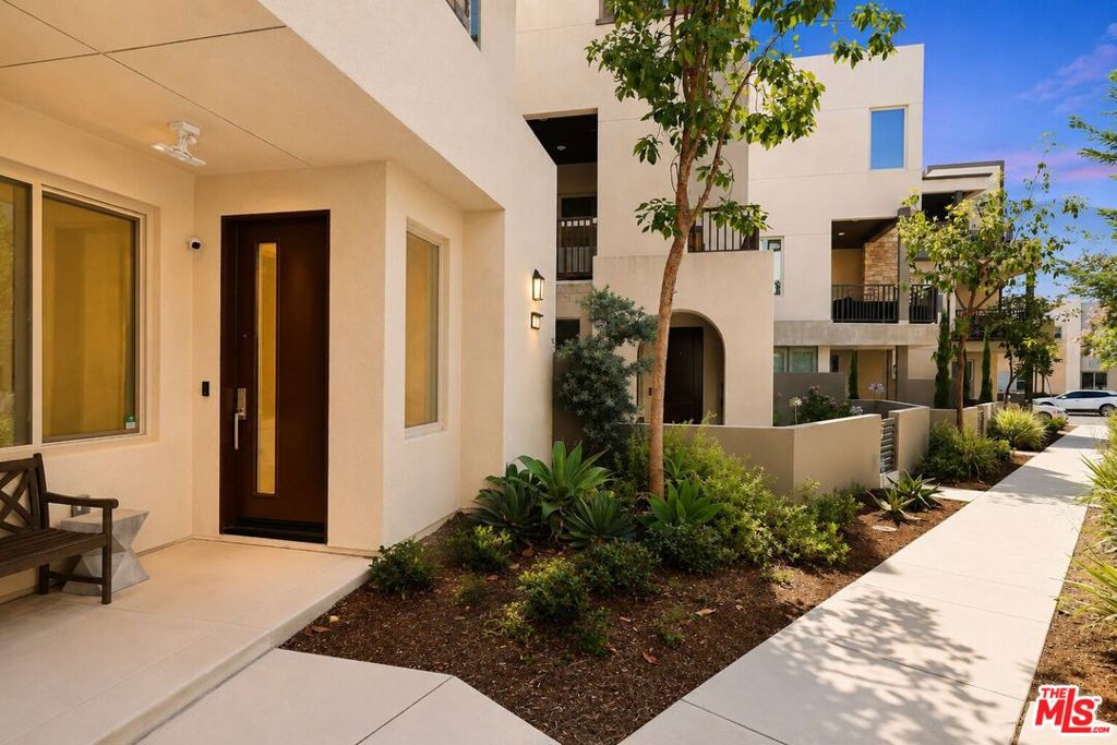 116 Catalyst, Irvine CA 92618 - photo 60