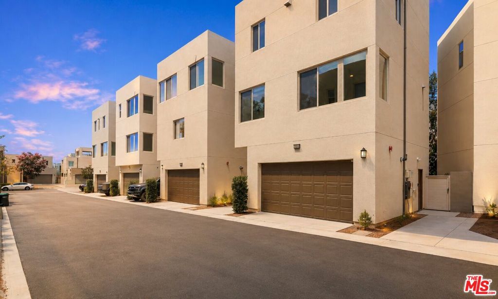 116 Catalyst, Irvine CA 92618 - photo 61