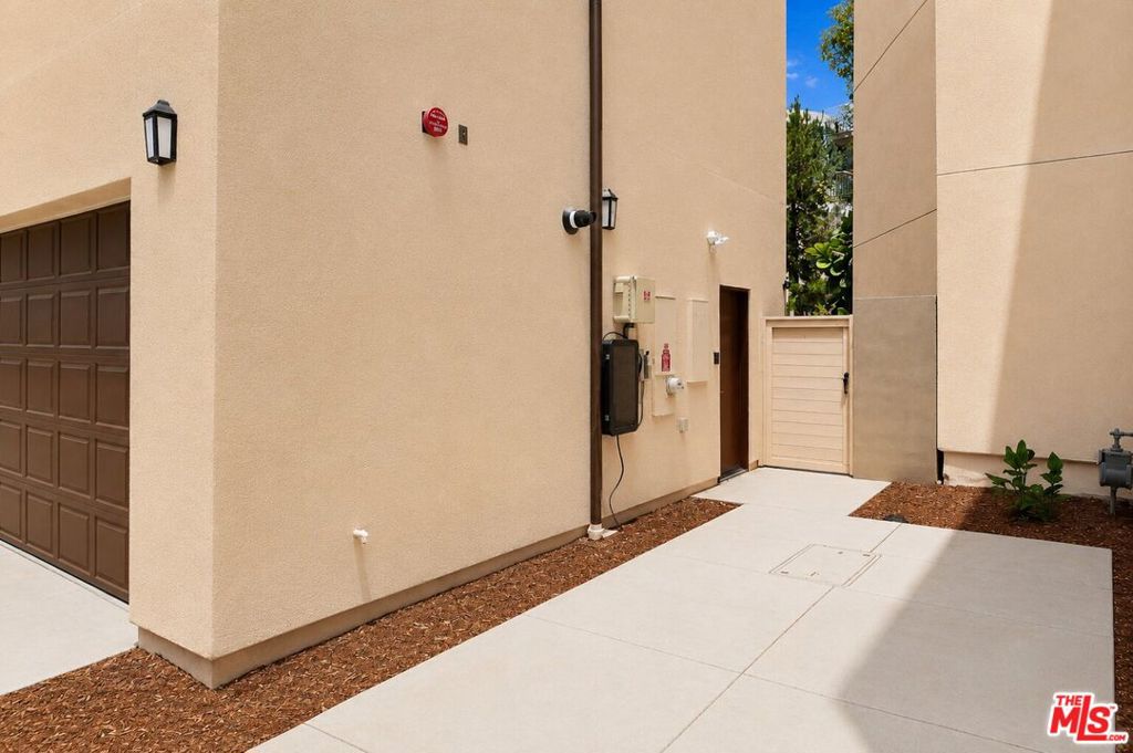 116 Catalyst, Irvine CA 92618 - photo 63