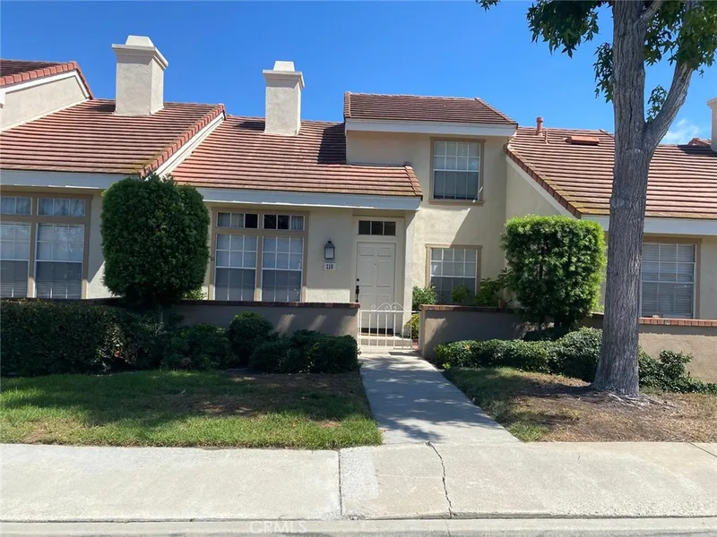 116 Oxford 40, Irvine, CA 92612