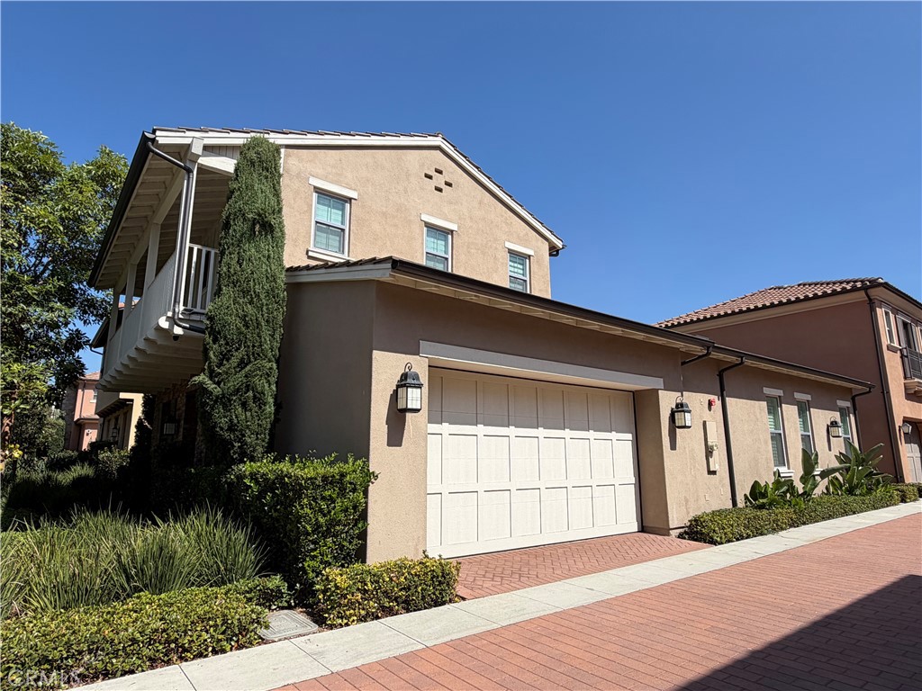 Attached garage - 116 Rotunda, Irvine CA 92620 - photo 2