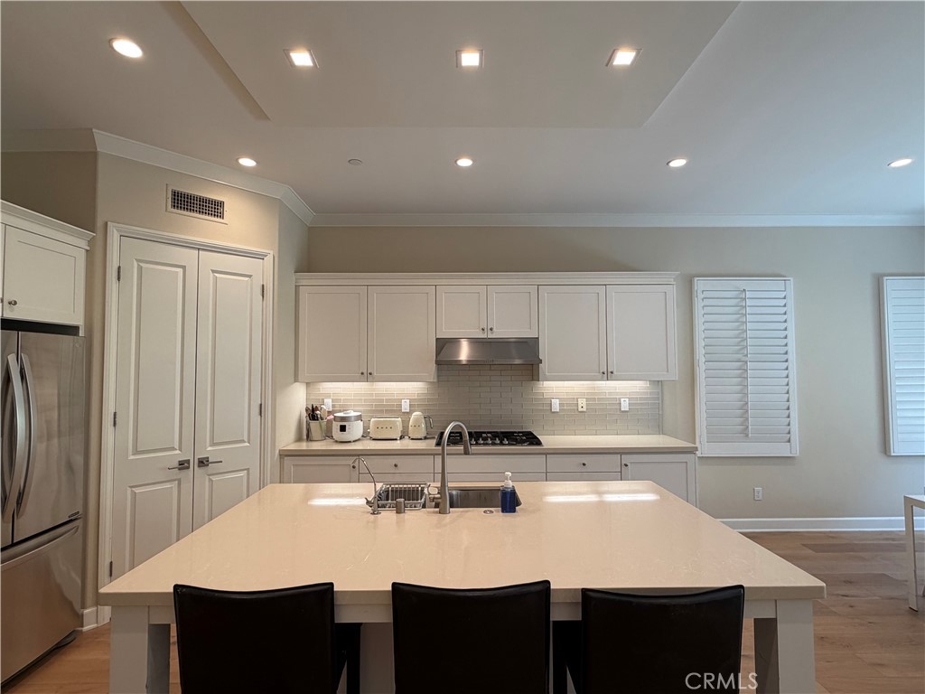 Kitchen - 116 Rotunda, Irvine CA 92620 - photo 5