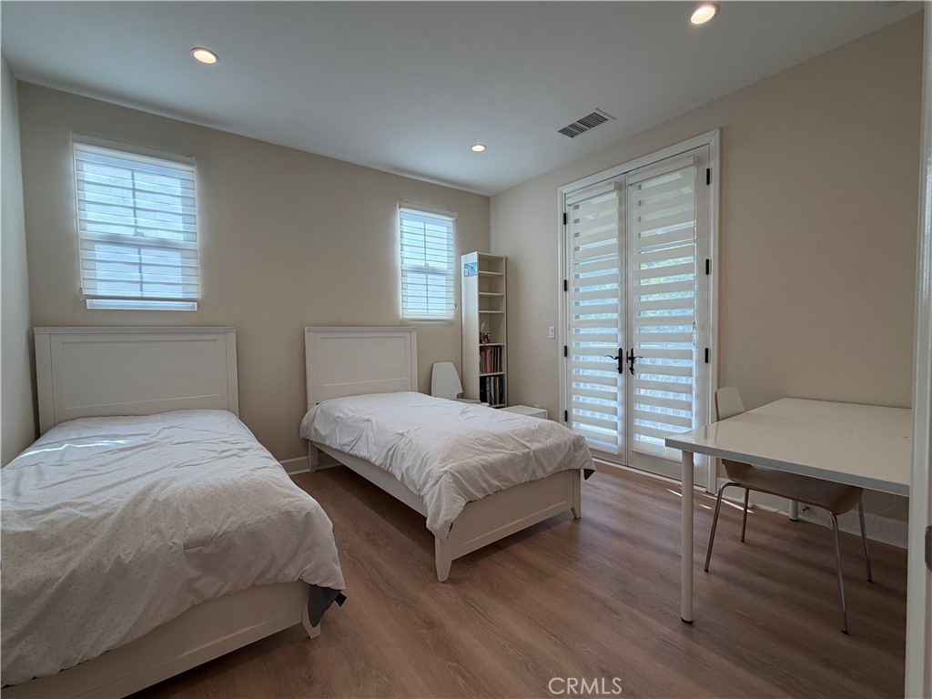 Guest bedroom 2 - 116 Rotunda, Irvine CA 92620 - photo 21
