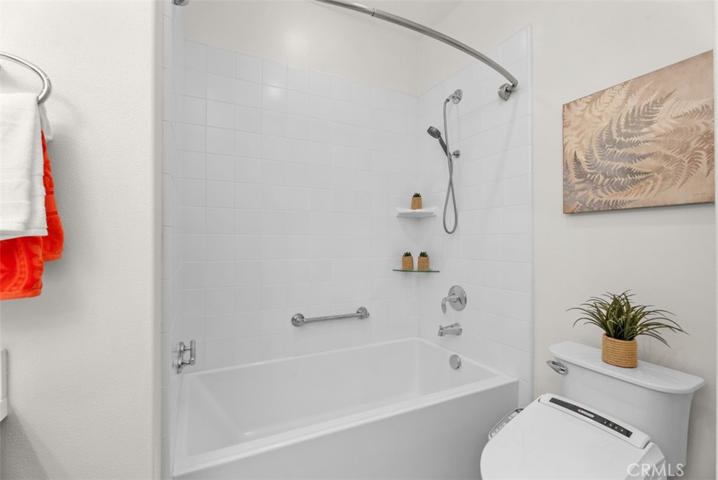 Full bathroom with bathtub. - 117 Gemstone, Irvine CA 92620 - photo 24