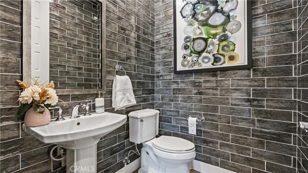 117 Interstellar, Irvine CA 92618 - photo 47