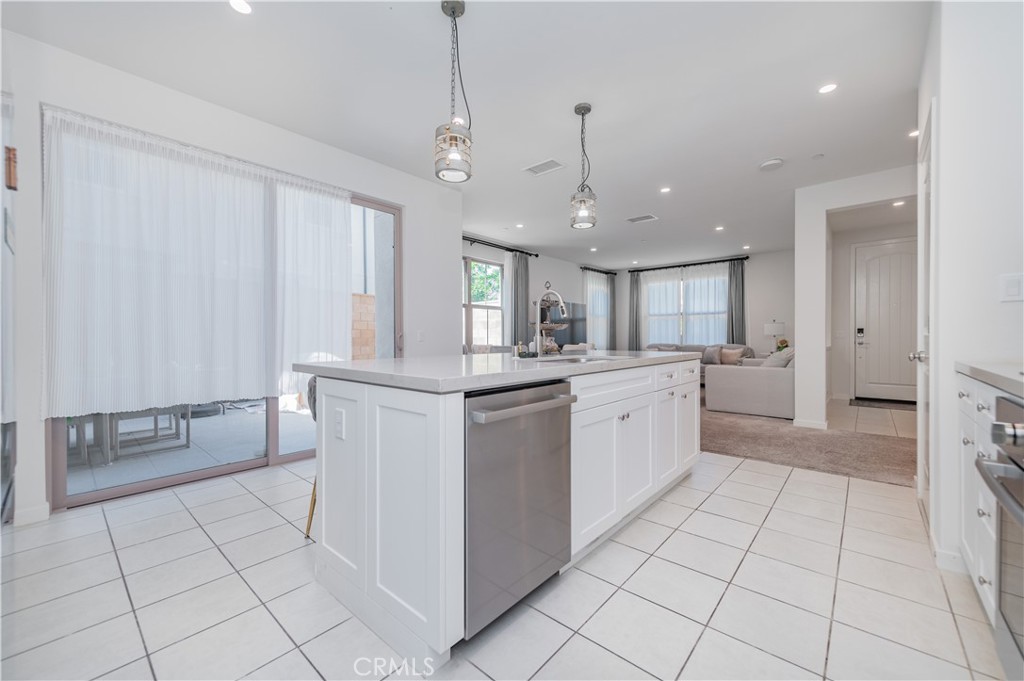 118 Newburry, Irvine CA 92618 - photo 17