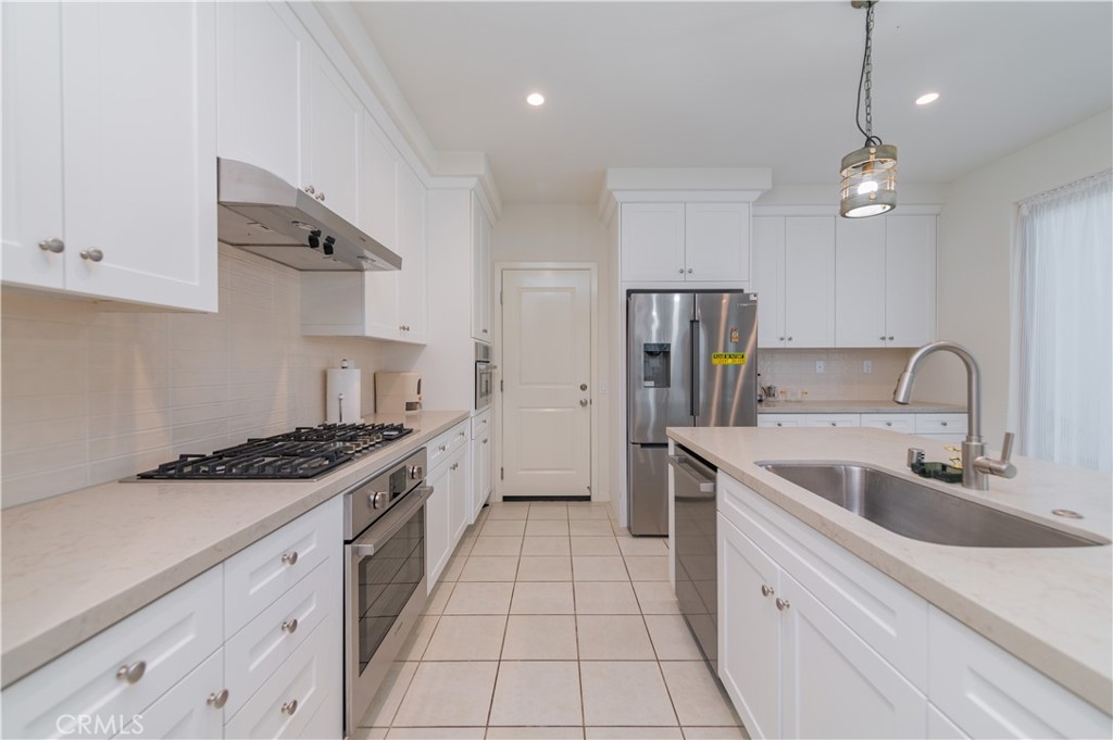 118 Newburry, Irvine CA 92618 - photo 18