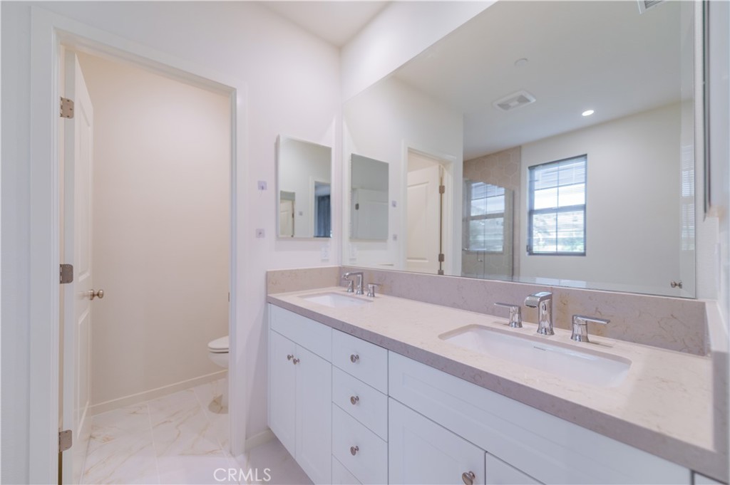 118 Newburry, Irvine CA 92618 - photo 32