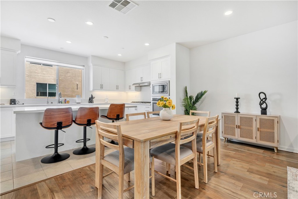 118 Terrapin, Irvine CA 92618 - photo 2