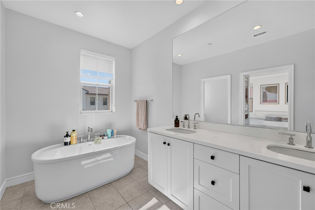 Primary Bathroom - 118 Yellow Iris, Irvine CA 92618 - photo 17