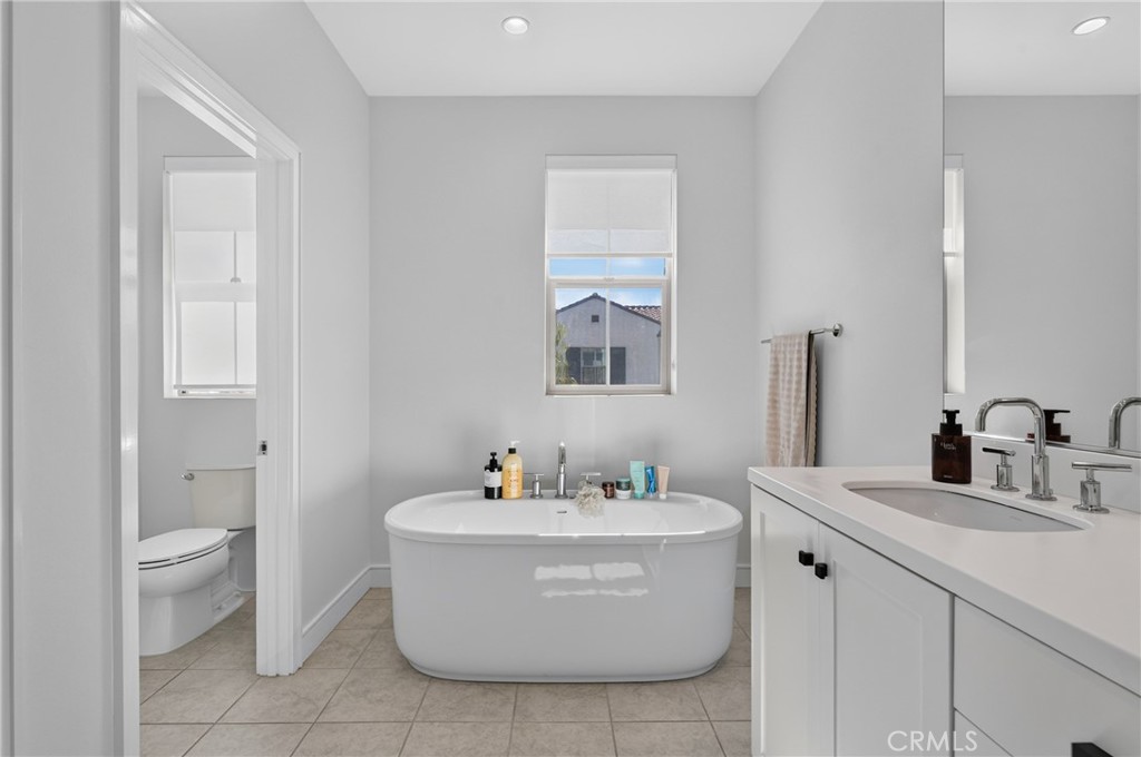 Primary Bathroom - 118 Yellow Iris, Irvine CA 92618 - photo 18