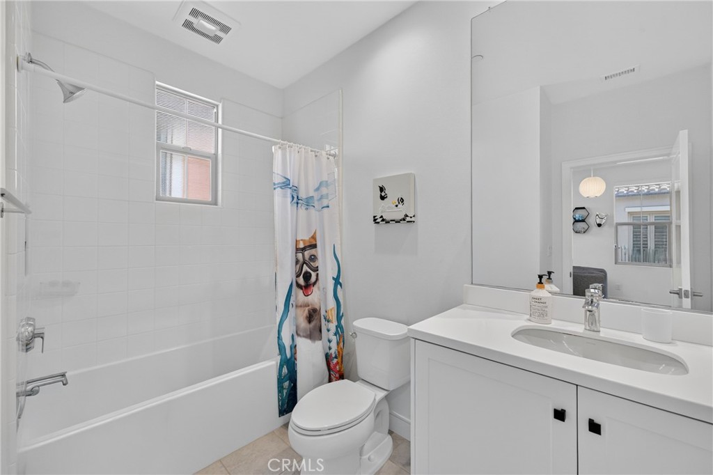 Secondary Bathroom 2 - 118 Yellow Iris, Irvine CA 92618 - photo 24
