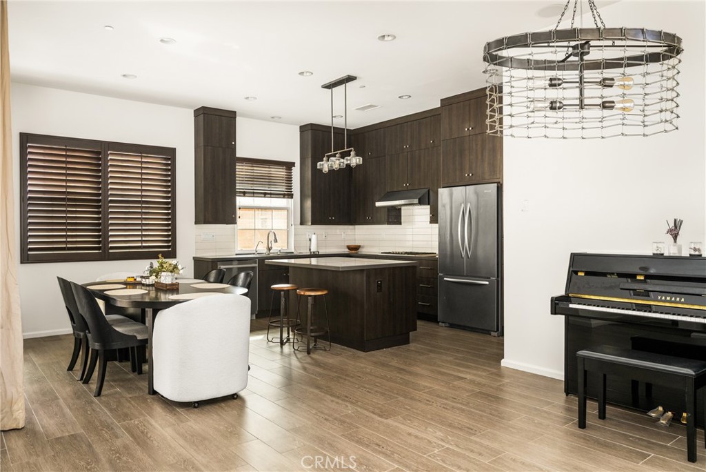 an open, flexible floorplan - 119 Strawberry, Irvine CA 92620 - photo 1