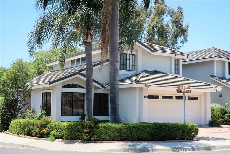 12 Pleasonton, Irvine, CA 92620