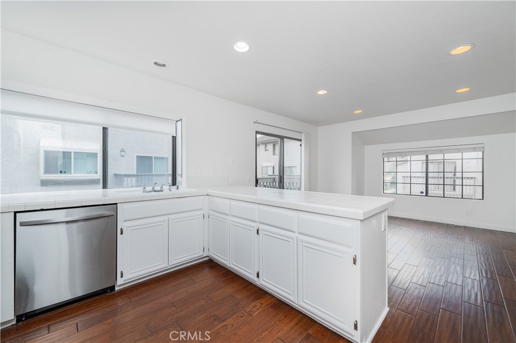 12 Sunup, Irvine CA 92603 - photo 20